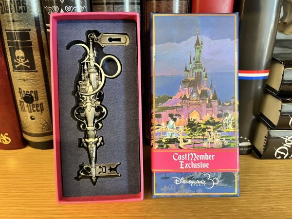 Disneyland Paris Schl&uuml;ssel - 30th Anniversary Celebration - CastMemeber